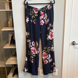 Soho New York & Company Floral Navy Women's Pants